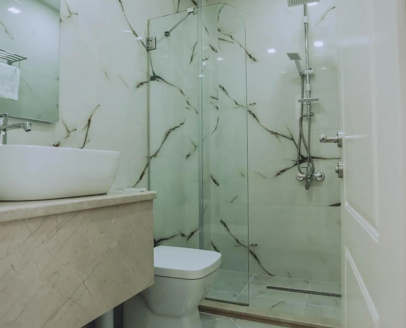 Royal Medis Hotel Batumi 4*,  Georgia