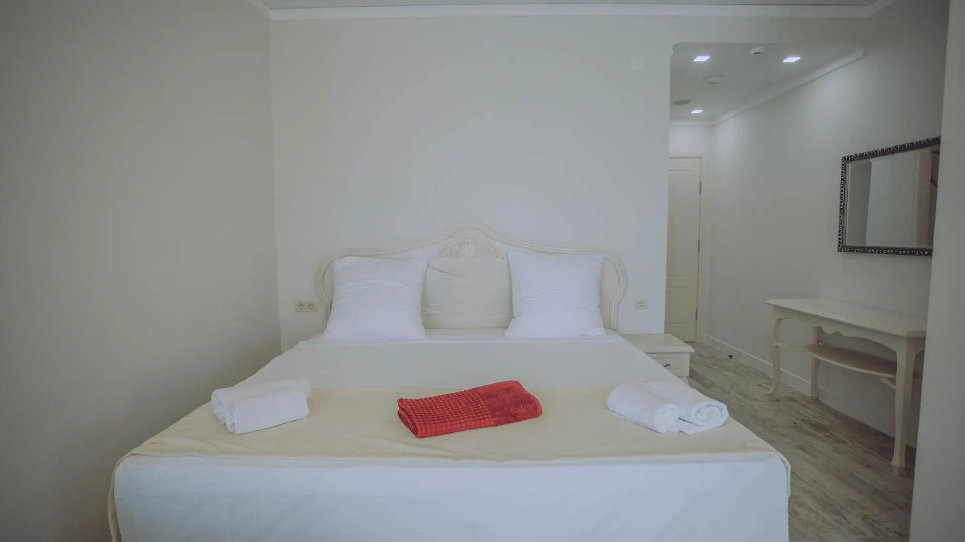 Royal Medis Hotel Batumi 4*,  Georgia